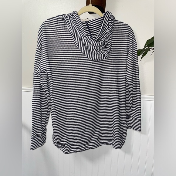 Blue and White hoodie - Picture 2 of 4